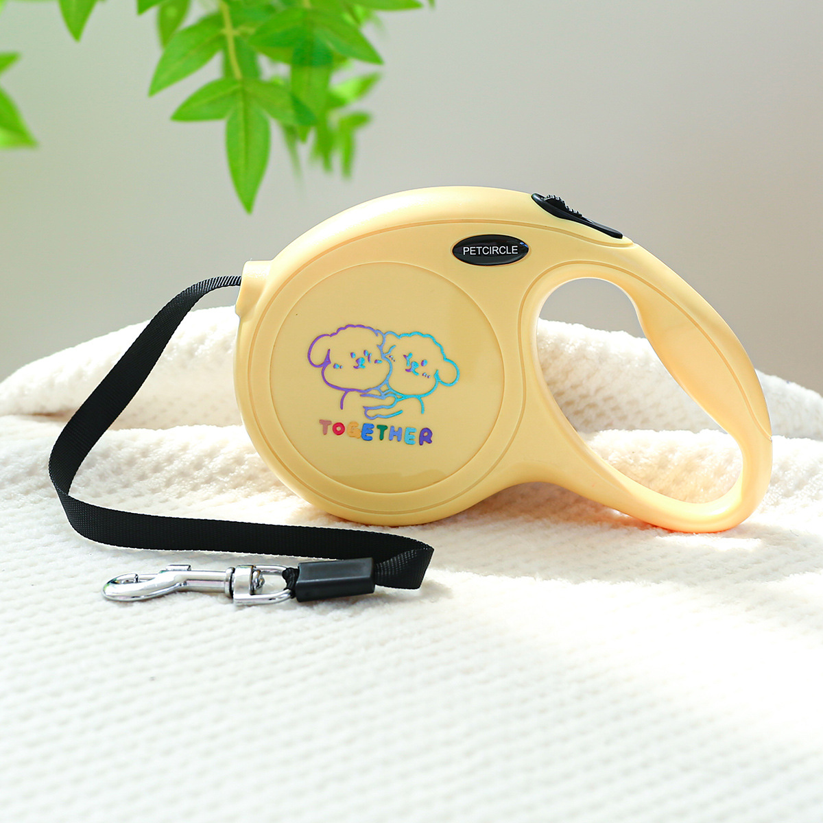V888-ELOSUNG19740-202503131530-00 Yellow Together 5m Cartoon Retractable Dog Leash for Golden Retriever & Poodle Puppies - Durable, Tangle-Free Pet Walking Essential - Image 1