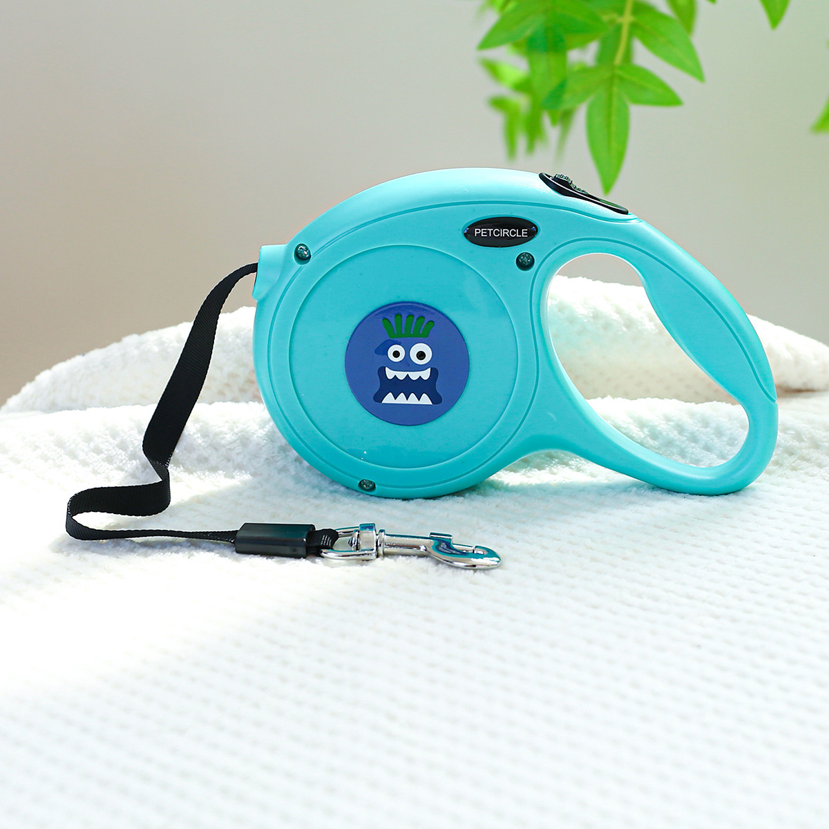 V888-ELOSUNG19742-202503131531-00 Green Grey Monster 5m Cartoon Retractable Dog Leash for Golden Retriever & Poodle Puppies - Durable, Tangle-Free Pet Walking Essential - Image 1