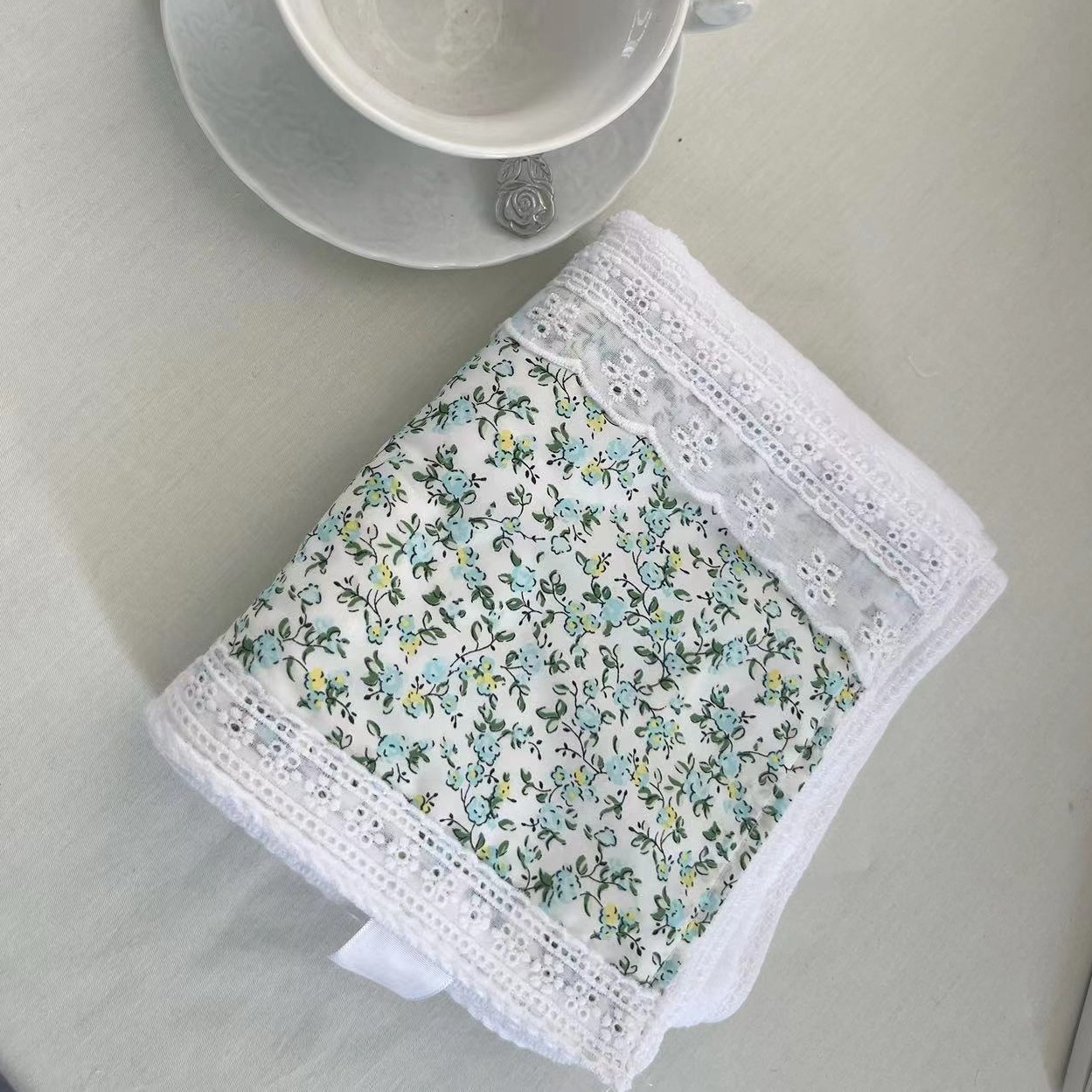 V888-ELOSUNG19822-202503181011-00 2 PCS Green Small Flower 100% Cotton Solid Color Thickened Adult Face Towel with Floral Soft Texture - 35 x 75cm - Image 1