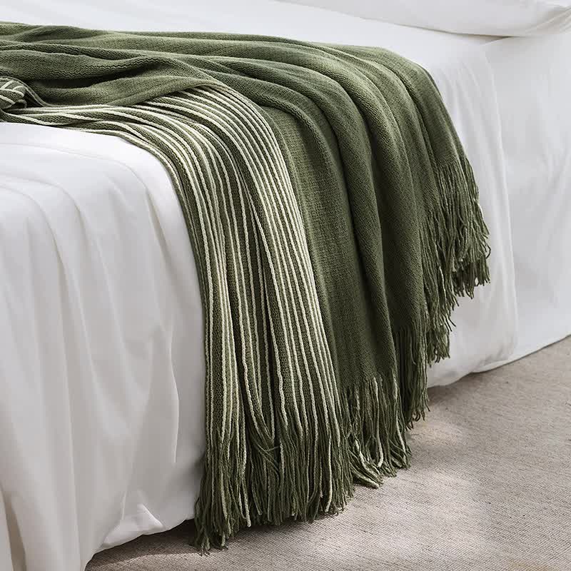 V888-ELOSUNG20349-226793-00 Green Cozy Knit Throw Blanket with Fringe - Stylish Striped Bed End Cover, 127x220CM - Image 1