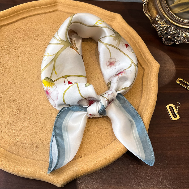 V888-ELOSUNG22591-202503282052-00 Blue Edge Flowers Women's Floral Print Mulberry Silk Shawl, 53cm (Style 1) - Image 1