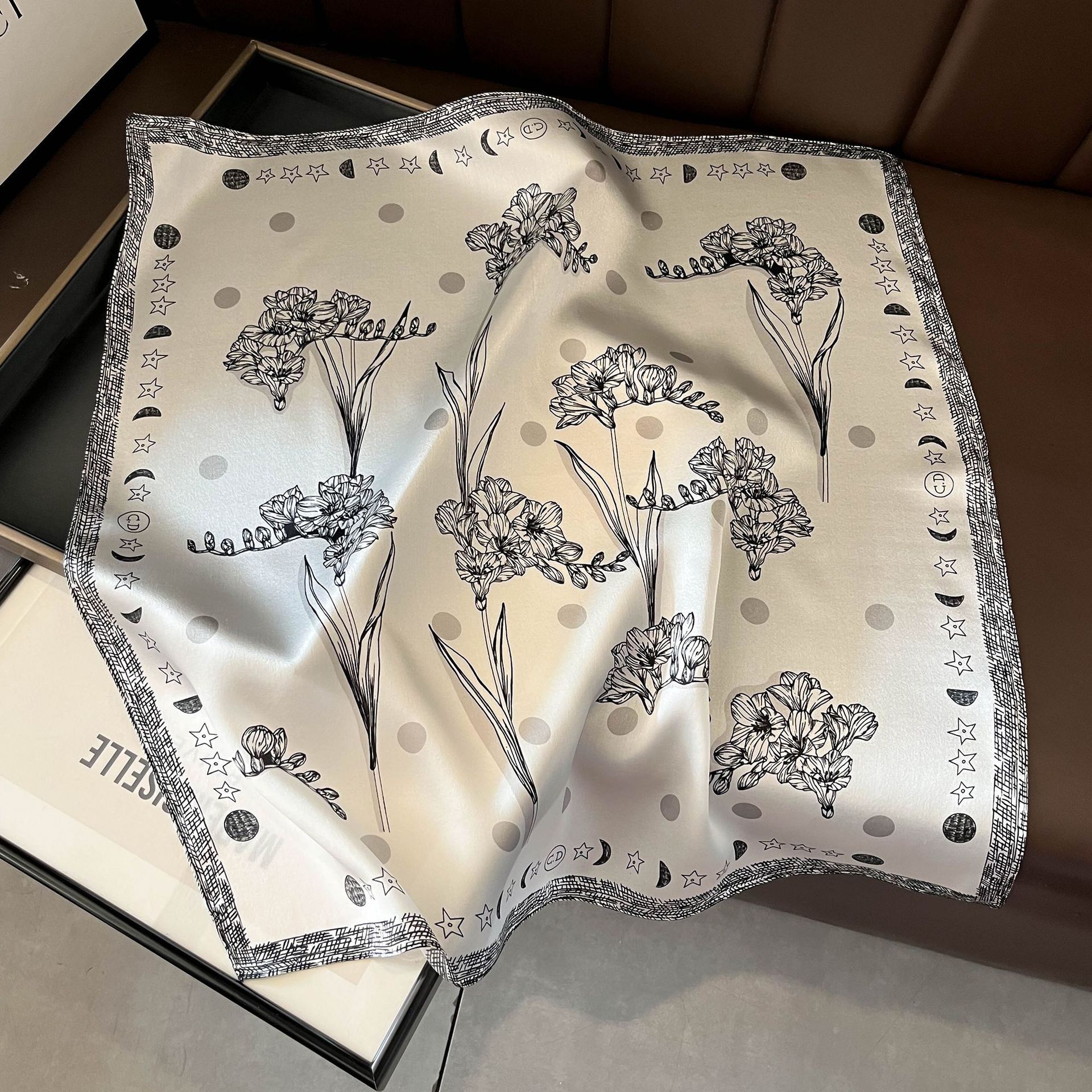 V888-ELOSUNG22593-202503282053-00 Black Flowers Women's Floral Print Mulberry Silk Shawl, 53cm (Style 3) - Image 1