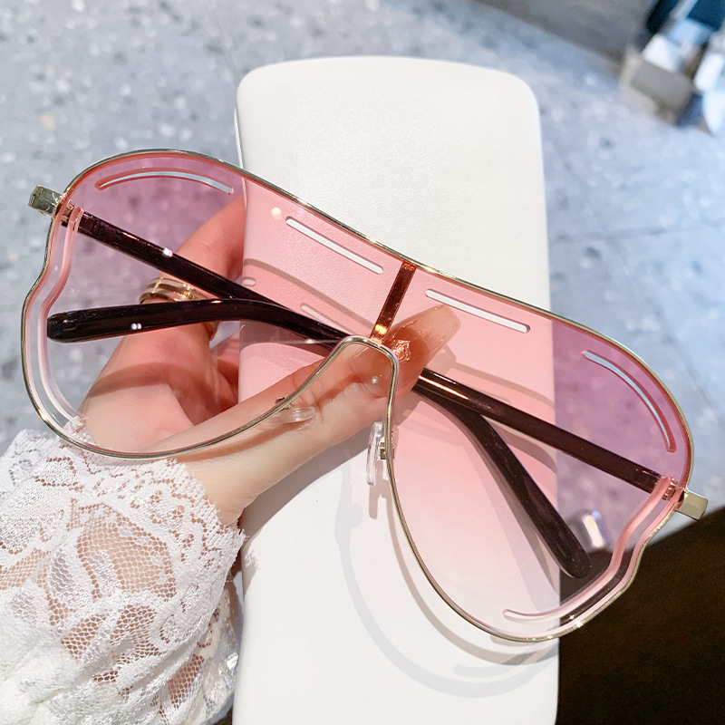 V888-ELOSUNG22669-202504011311-00 2-PCS Gold frame double pink Oversized Aviator Sunglasses - Unique Cutout Design - Image 1
