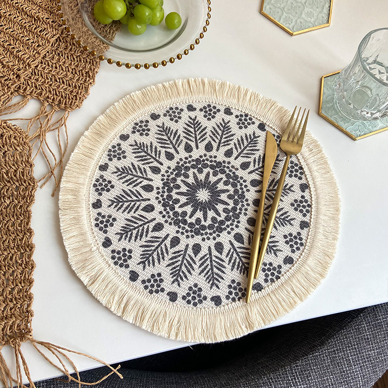 V888-ELOSUNG23526-202504011211-00 4 Pcs Beige and Grey Boho Chic Woven Cotton Placemat with Tassels - Nordic Bohemian Style(Tableware is a prop for shooting and is not included) - Image 1