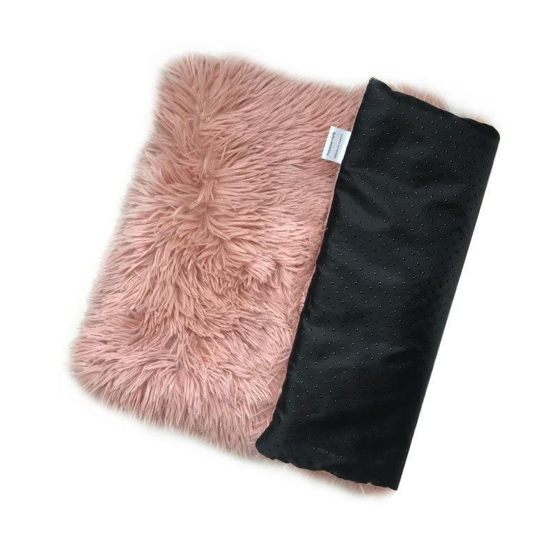V888-ELOSUNG23570-202504031740-00 Pink Plush Pet Mat for Dogs and Cats - 50x70cm, Anti-Slip, Warm and Cozy for Autumn and Winter - Image 1