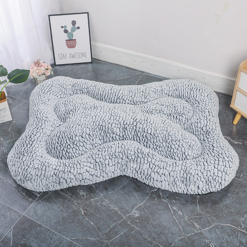 V888-ELOSUNG24072-202503251606-00 L Blue-grey Rose Velvet Fish Scale Pet Bed - Creative Bone-Shaped Soft and Cozy Dog & Cat Nest - Image 1