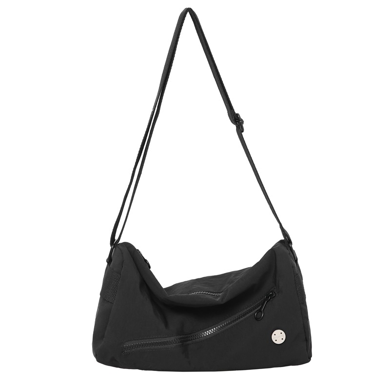 V888-ELOSUNG25009-202504141435-00 An elegant black shoulder bag for travel and work - Image 1