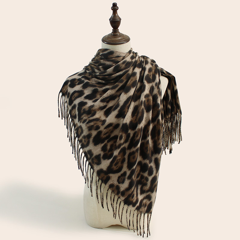 V888-ELOSUNG25442-202504281345-00 Stylish Animal Print Scarf - Warm Fall/Winter Shawl with Tassels, Imitation Cashmere(Light brown) - Image 1