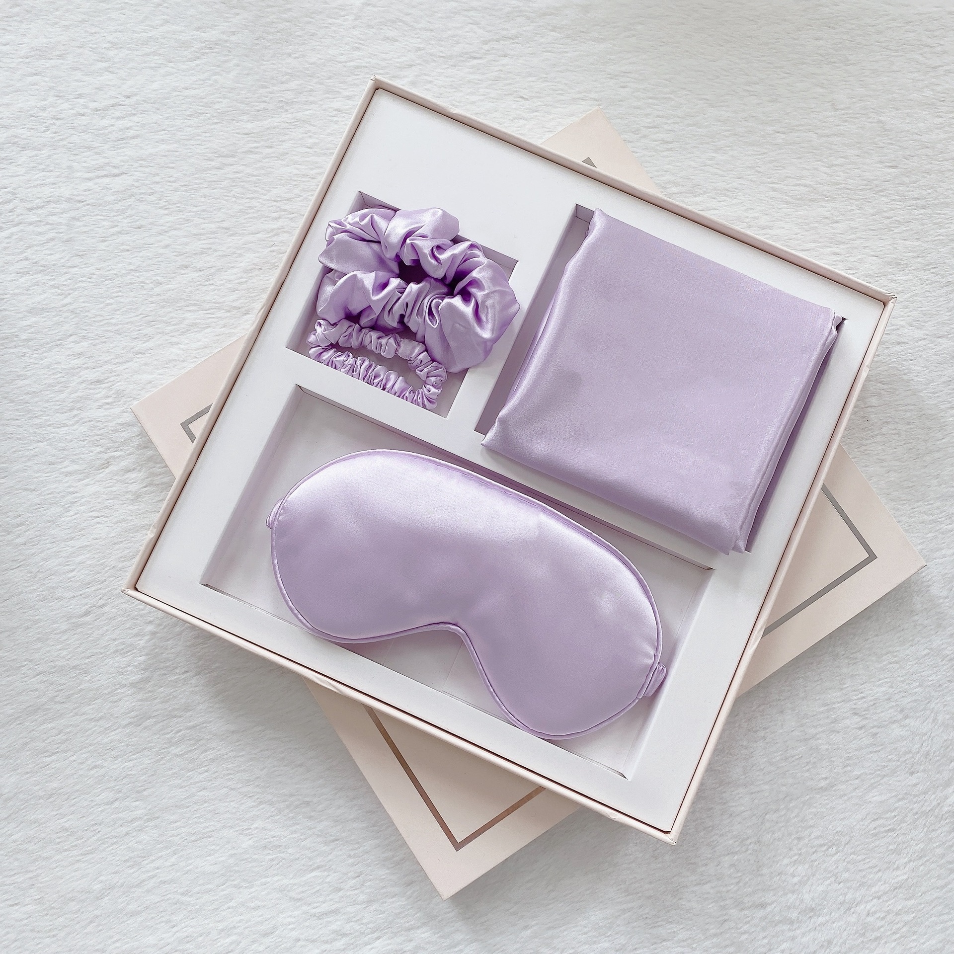 V888-ELOSUNG25540-202504281317-00 Luxury Satin Sleep Mask Gift Set,4-Piece with Pillowcase and Hair Accessories(Violet) - Image 1