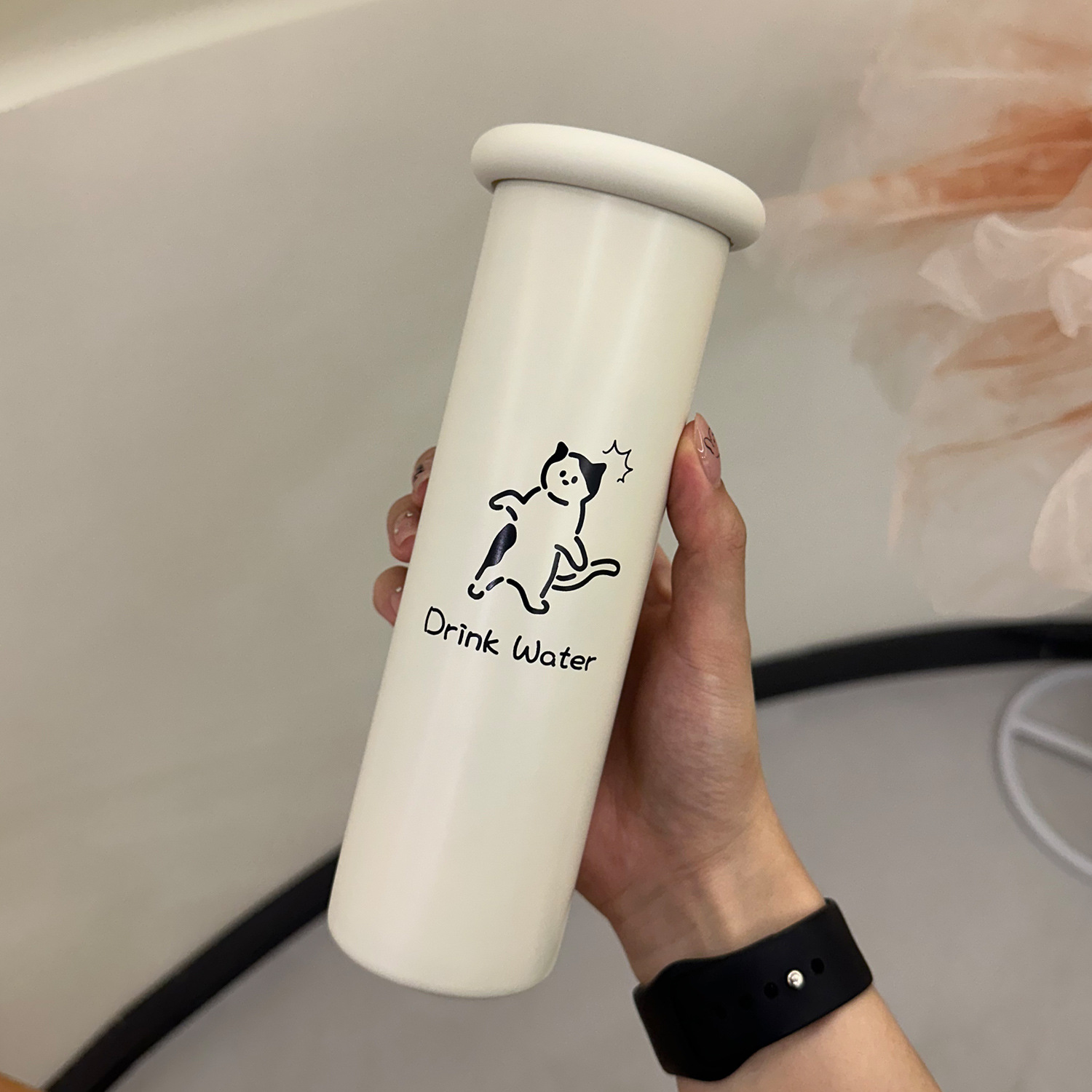 V888-ELOSUNG26417-202504281336-00 Mini Insulated Coffee Cup - 316 Stainless Steel, Portable & Stylish - White Kitten (300ml) - Image 1