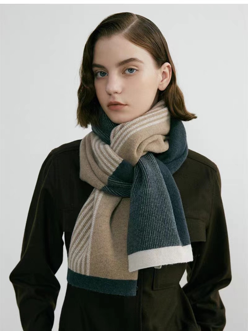 V888-ELOSUNG26637-202505131745-00 Green Elegant Color Block Striped Scarf -Men's & Women's Versatile, Winter Warmth 165x29cm - Image 1