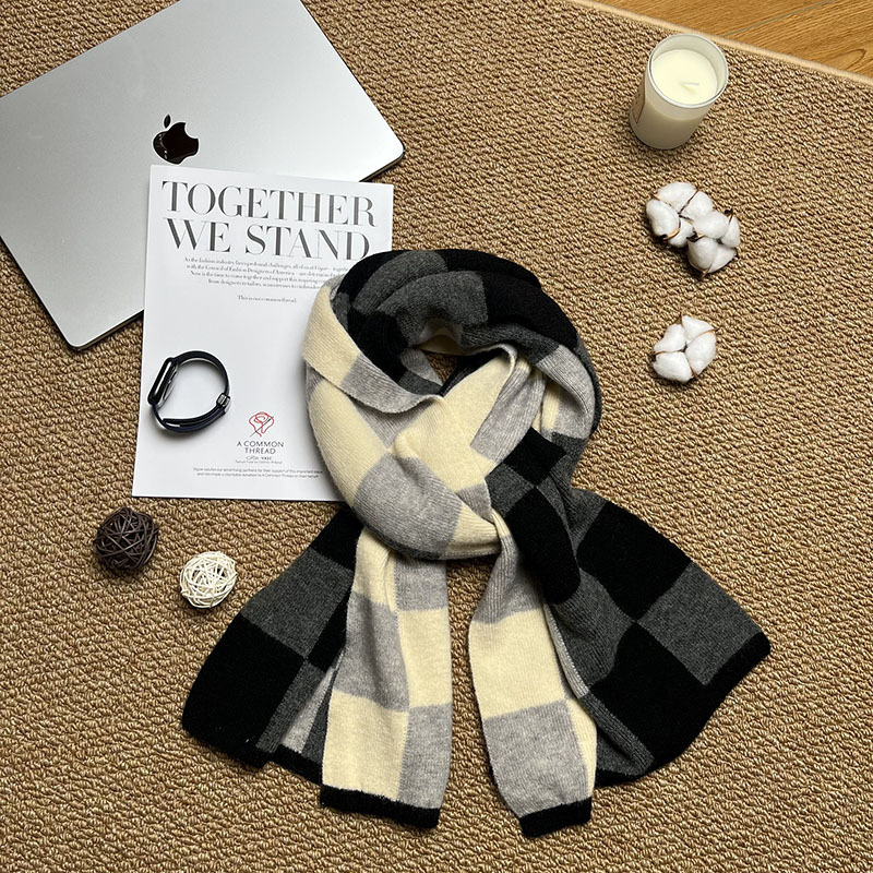 V888-ELOSUNG27164-202504281207-00 Black,Grey And Beige Unisex Retro Checkered Knit Scarf - Soft Thick Winter Shawl Wrap - Image 1