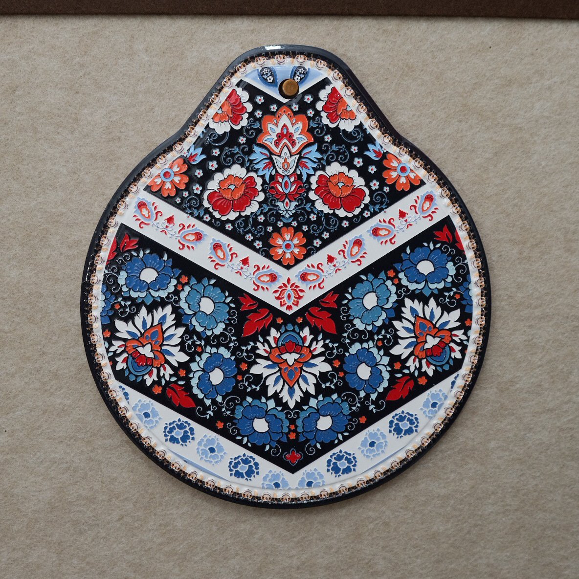 V888-ELOSUNG28024-202504281506-00 Blue-red Set of 4 Embossed Ceramic Paddle Mats - Assorted Bohemian Pattern Heat Resistant Pads - Image 1