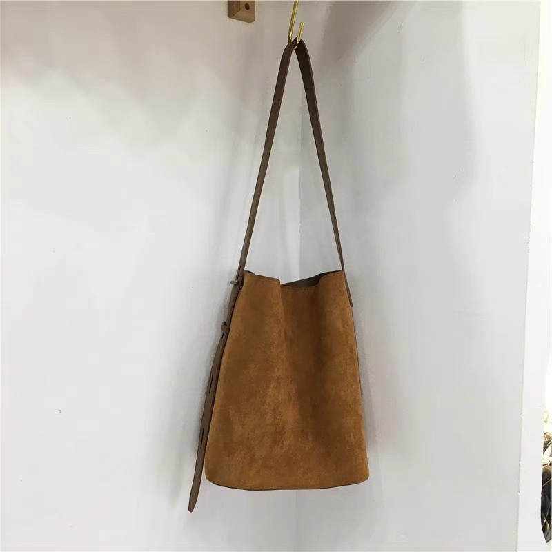 V888-ELOSUNG28577-202505151725-00 Light Brown Vintage Leopard Suede Bucket Bag for Women with Crossbody Strap - Image 1