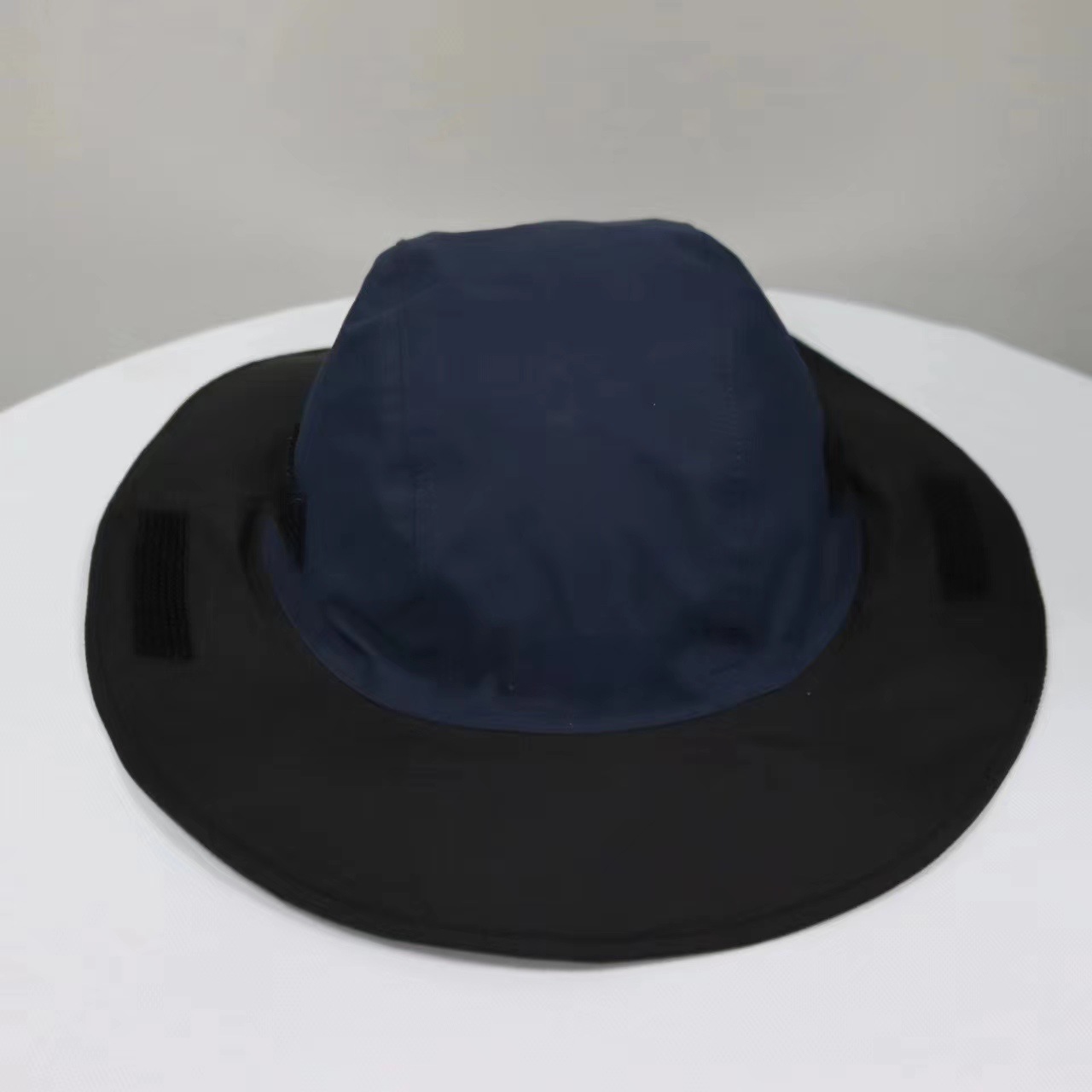 V888-ELOSUNG28653-202505191208-00 Navy Blue Autumn-Winter Waterproof Sun Hat with Fleece Lining and Wide Brim - Image 1