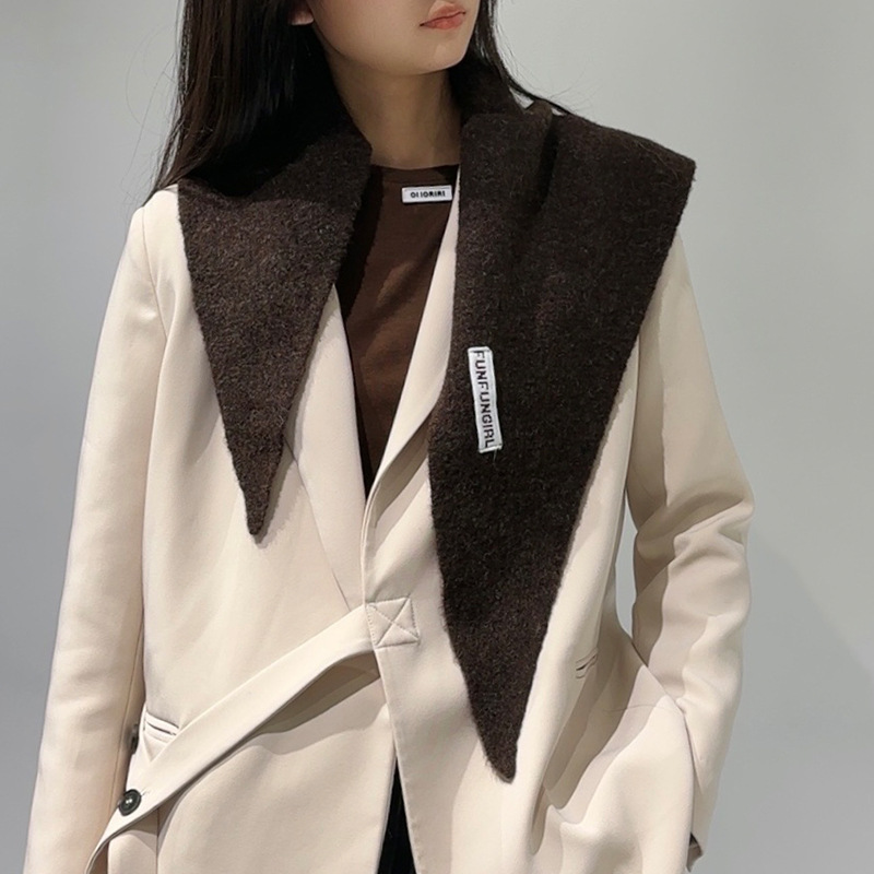 V888-ELOSUNG28790-202505231142-00 2-Piece Black Coffee Elegant Wool Blend Triangle Scarf - Luxurious Knit Shawl for Women (39 x 110cm) - Image 1