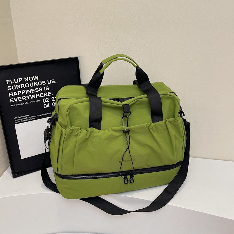 V888-ELOSUNG32659-202506241137-00 Green and Black Large Capacity Travel Bag with Wet/Dry Separation - Canvas + Polyester, Lightweight Handbag for Short Trips and Fitness, Fits on Luggage - Image 1