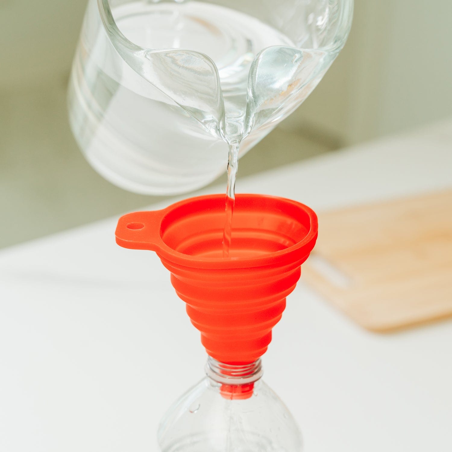 V915-KU0303-203661-00 Cook Easy Collapsible Silicone Funnel - Image 1