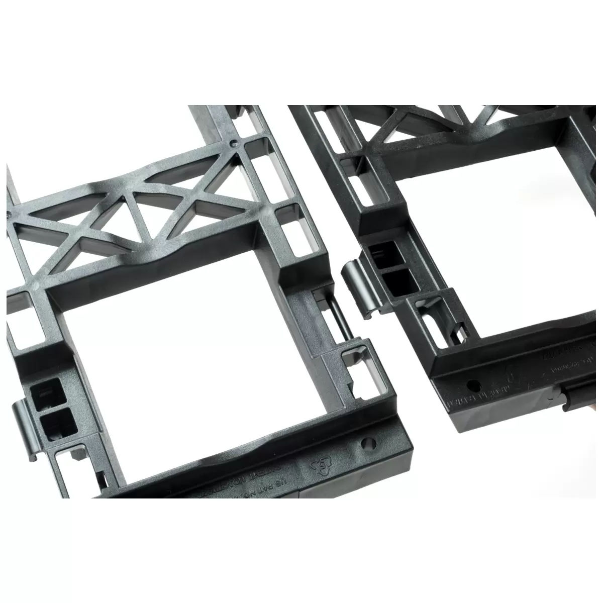 V178-67253-202508051025-00 Tri large vertical garden with 10 frames and 30 pots - Image 1