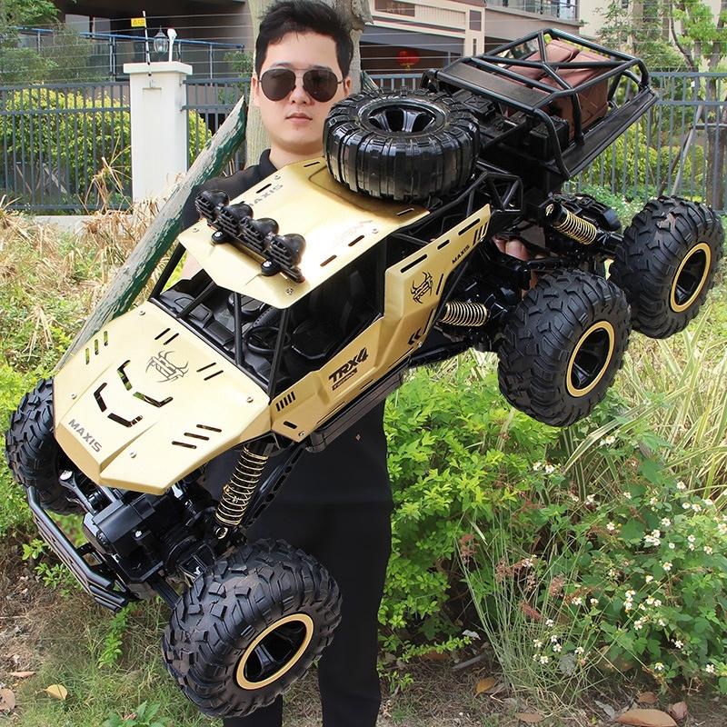 V562-B103897200ADE-202508281420-00 4wd Oversized Alloy Six Wheel Vehicle Rc Car - Gold - Image 1