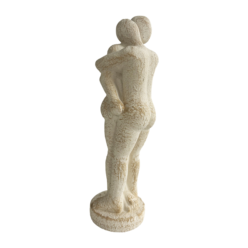 V637-88734HYG-202508251635-00 Hugging Couple Decorative Statue 28cm - Image 1