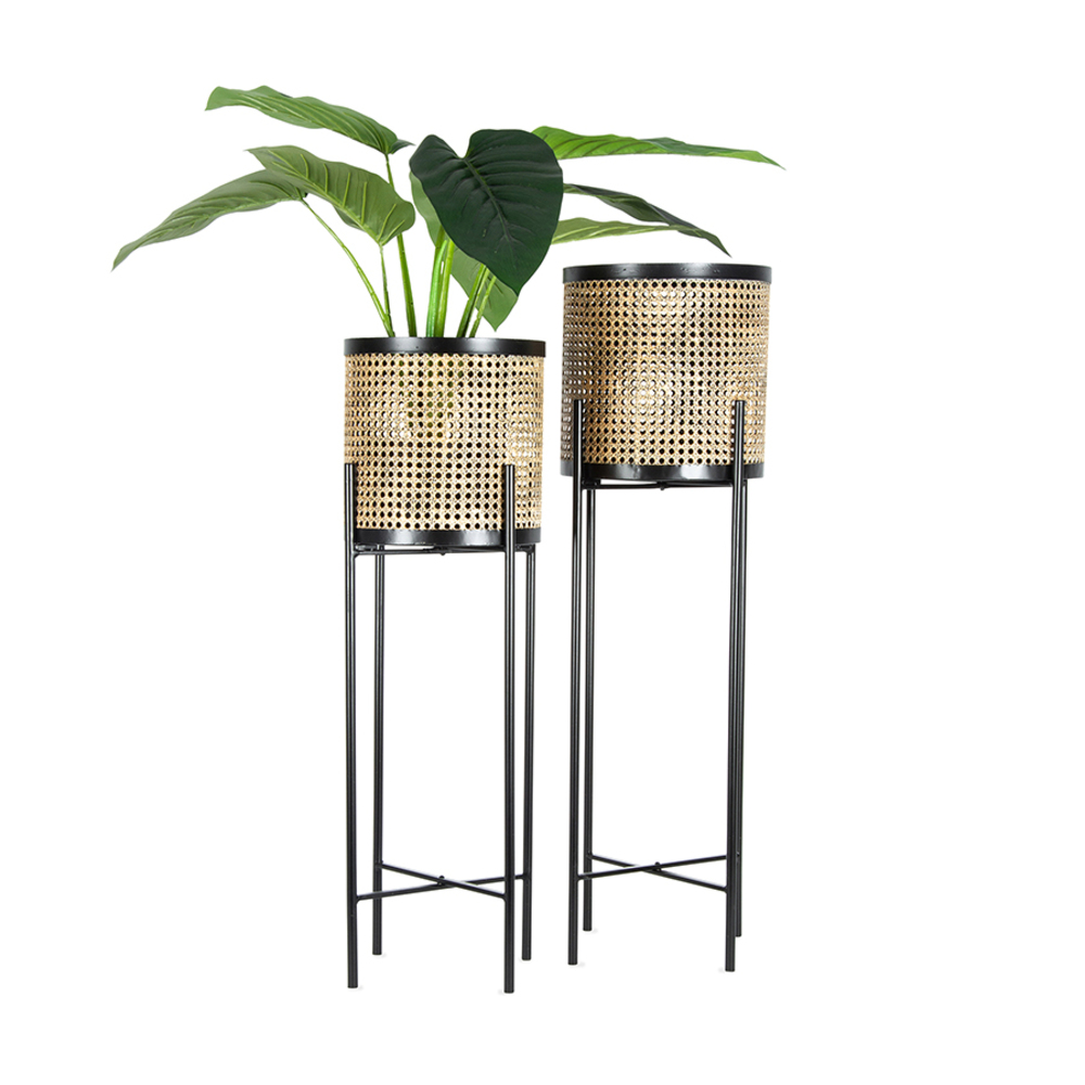 V637-91953PLN-202508251805-00 Set 2 Rattan Look w Black Stilted Metal Planters 90cm - Image 1