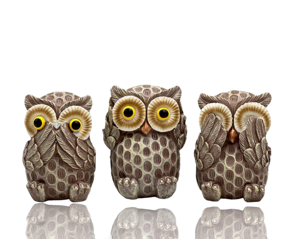 V637-DCO33922-202508251625-00 Set 3 See No Evil Owl Cement Statues 10cm - Image 1
