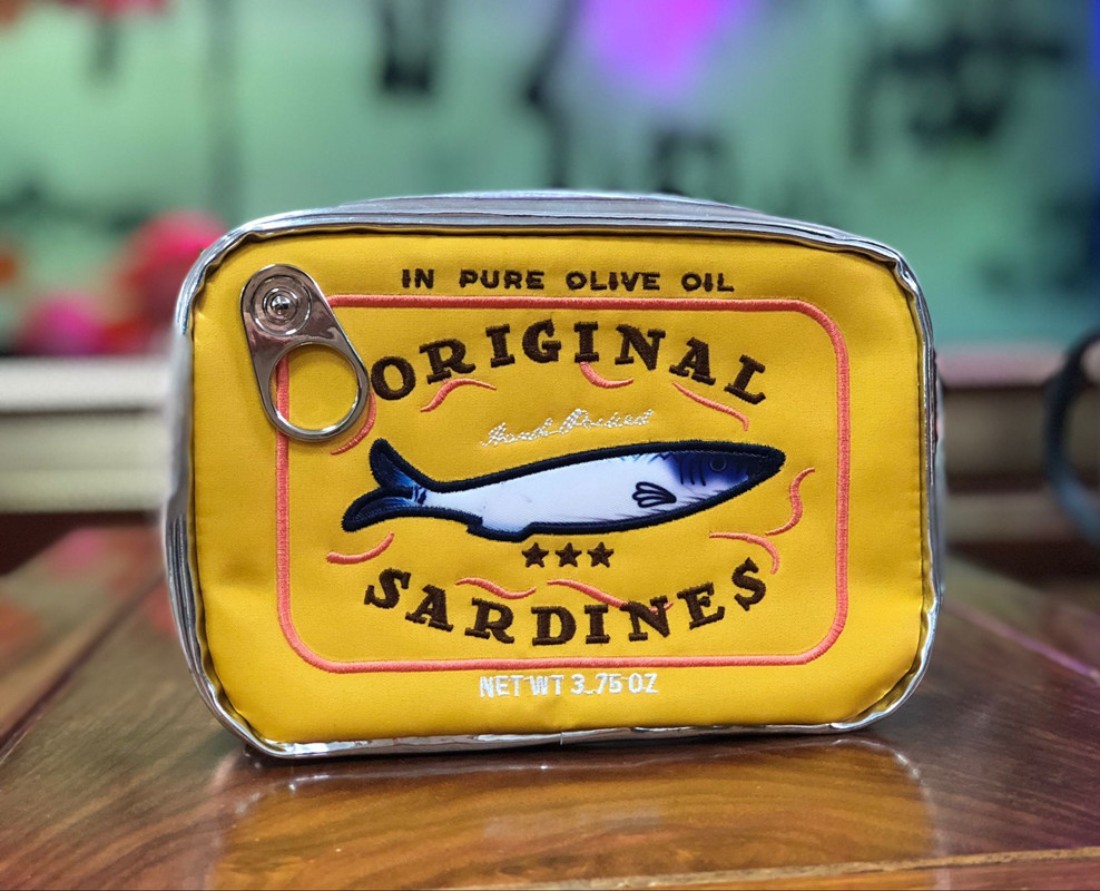 V888-ELOSUNG33964-202509221020-00 Yellow Quirky Sardine Tin Novelty Clutch - Fun PU Leather Makeup & Accessory Pouch - Image 1