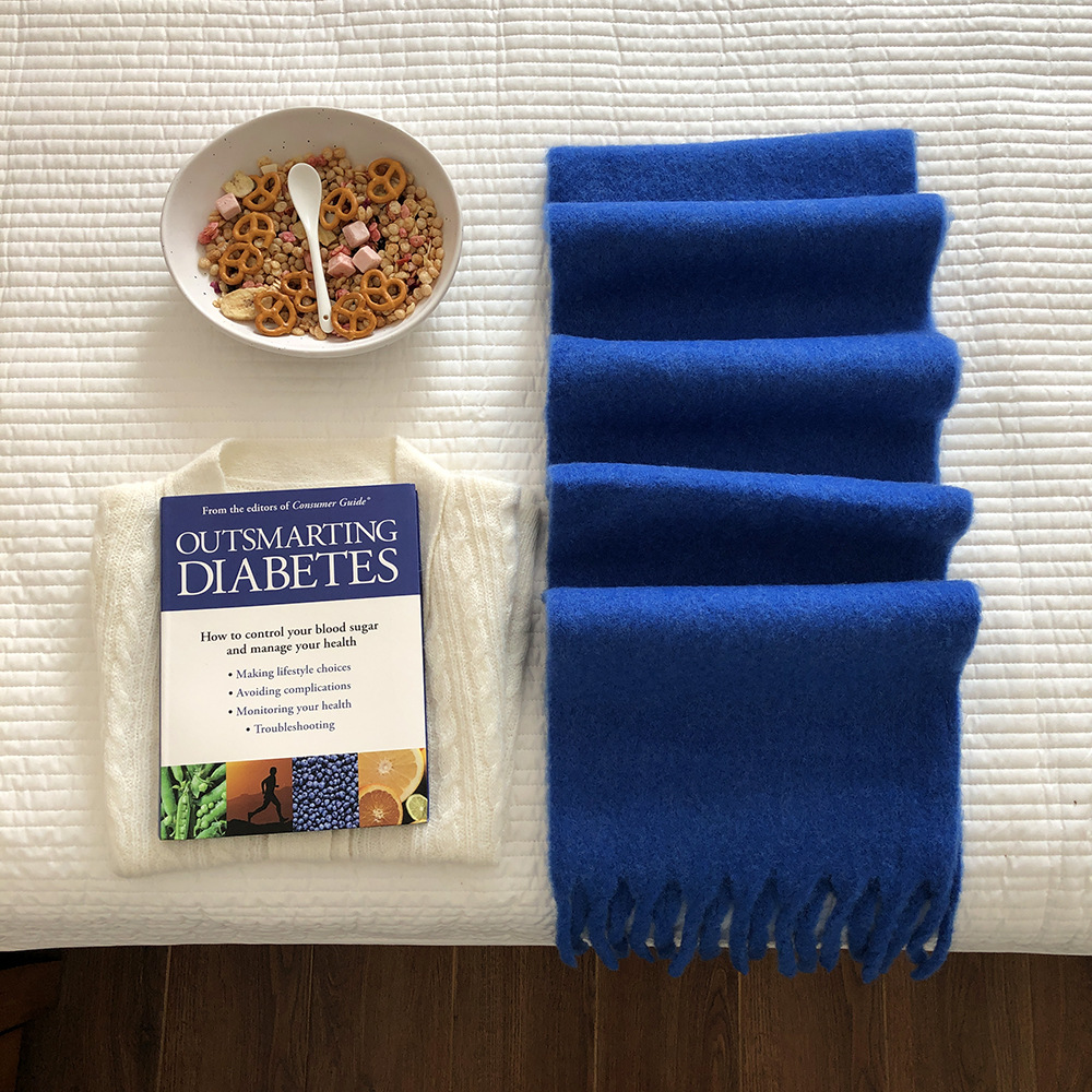 V888-ELOSUNG35874-202508131410-00 2pc Luxuriously Soft Winter Scarf with Tassel Fringe - Ultra Cozy & Warm Neck Wrap(Royal blue) - Image 1