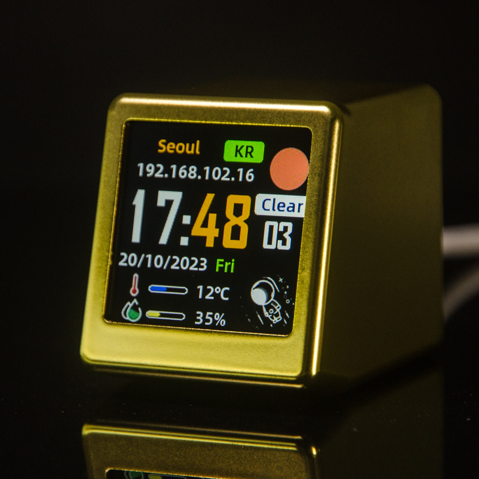 V888-ELOSUNG35901-202508191025-00 2pc Mini Smart Wi-Fi Weather Station Clock - Desktop Digital Clock with HD IPS Screen, Customizable GIF Display & 3-Day Forecast(Gold) - Image 1