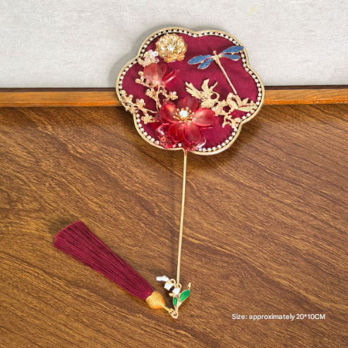 V888-ELOSUNG36127-202508041447-00 Red Exquisite Chinese Palace Style Mini Fan - Handheld Decorative Prop with Tassel for Photoshoots - Image 1