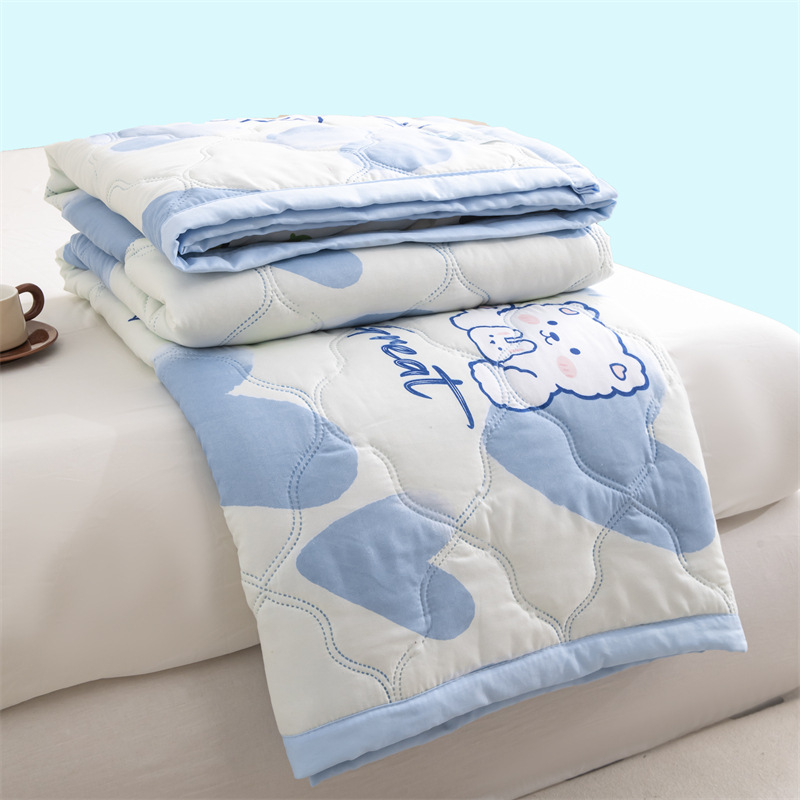 V888-ELOSUNG37055-202509220941-00 Lightweight Reversible Summer Quilt - Soft, Breathable & Machine Washable Comforter(150x200cm Blue Heart) - Image 1